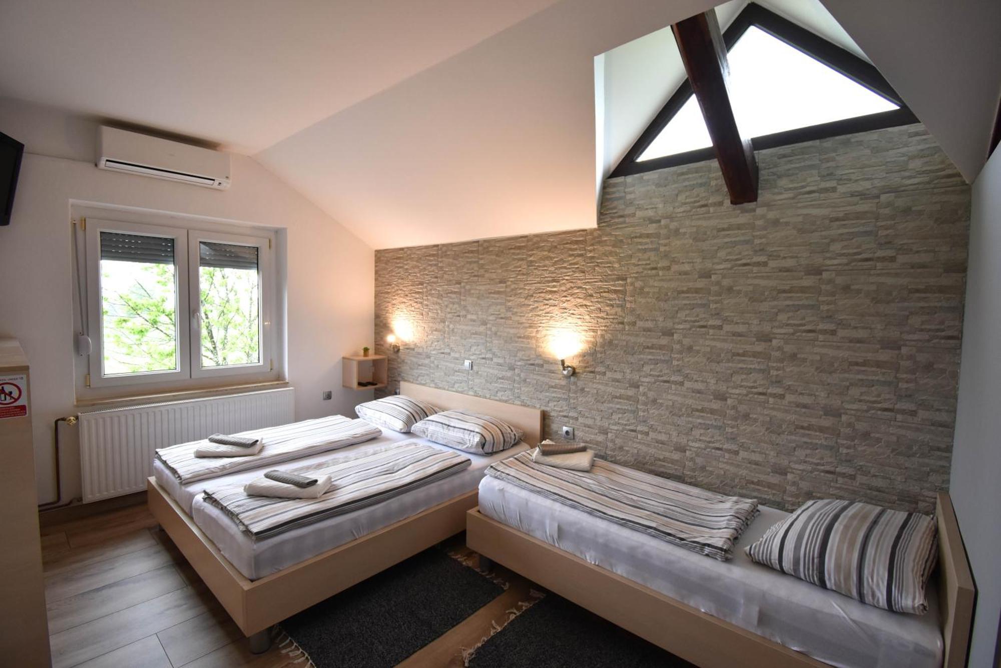 Guesthouse Obitelj Paulic Slunj Exterior photo