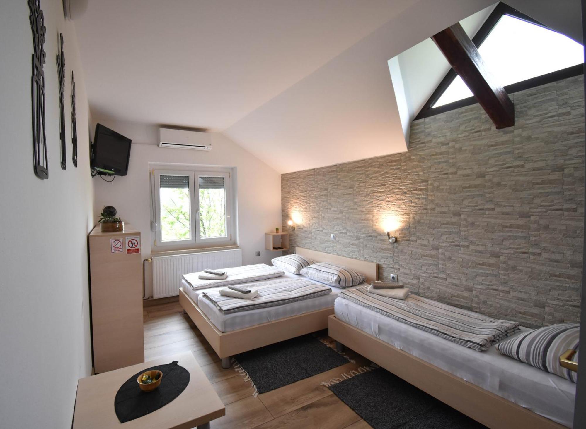 Guesthouse Obitelj Paulic Slunj Exterior photo